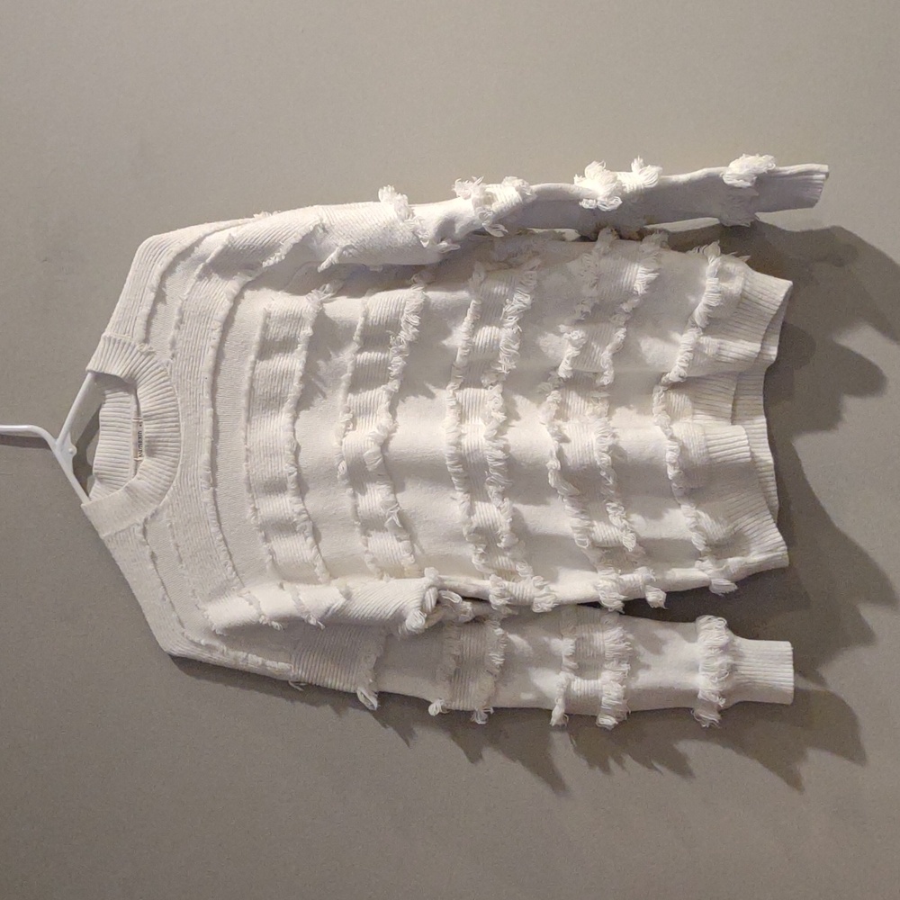 ANDTHEWHY Women's M/L White Sweater‎ with Fringe